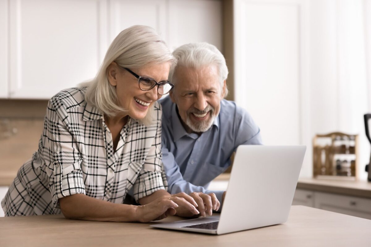 Village senior en 2026 : coût total mensuel, services inclus et frais cachés