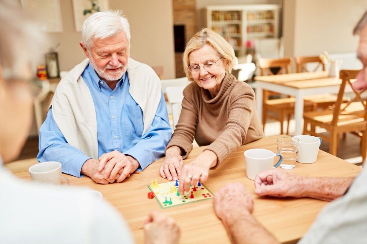 La stimulation cognitive en EHPAD Alzheimer exercices, jeux et ateliers pour préserver la mémoire