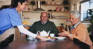 Repas en EHPAD : comment juger la qualité de la restauration dès la première visite