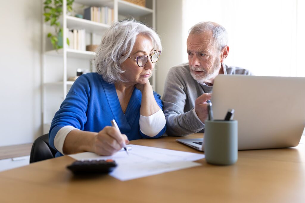 senior utilisant le viager pour financer leur maison de retraite