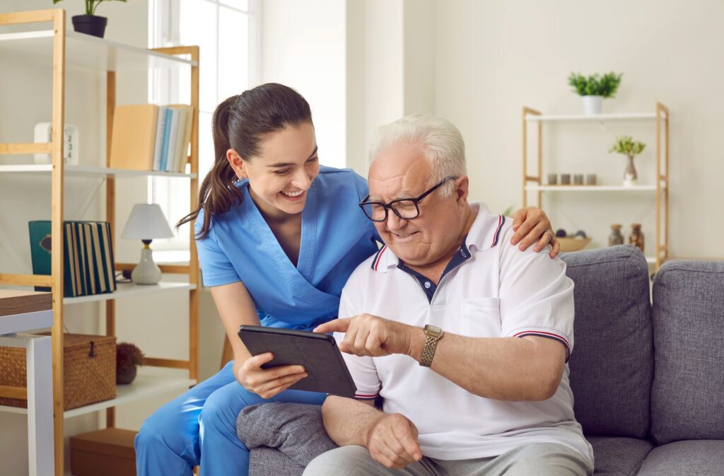 Senior dans un EHPAD avec UVP et PASA