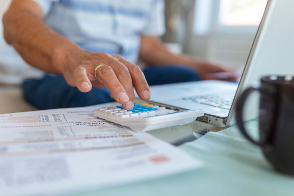 calcul des aides nécessaires pour financer les frais de dépendance d'un senior