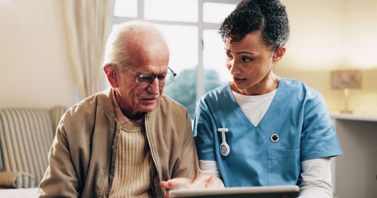 Comprendre les soins en EHPAD organisation, professionnels et accompagnement au quotidien