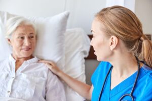 Loi sur l’aide à mourir voici ce qui va changer concrètement pour les résidents en EHPAD et leurs proches